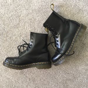 doc martens size 7 black
